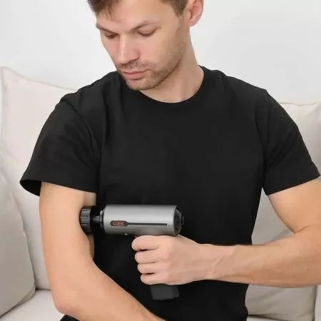 Массажер перкуссионный (массажный пистолет) GESS-877 Revolver для тела беспроводной