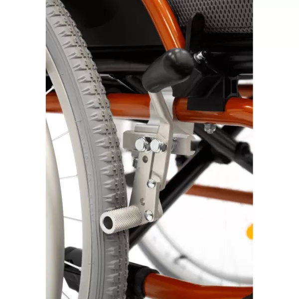 Кресло-коляска МЕТ STABLE с регулировкой высоты подлокотников, ширина сиденья 46 см, колеса пневматические