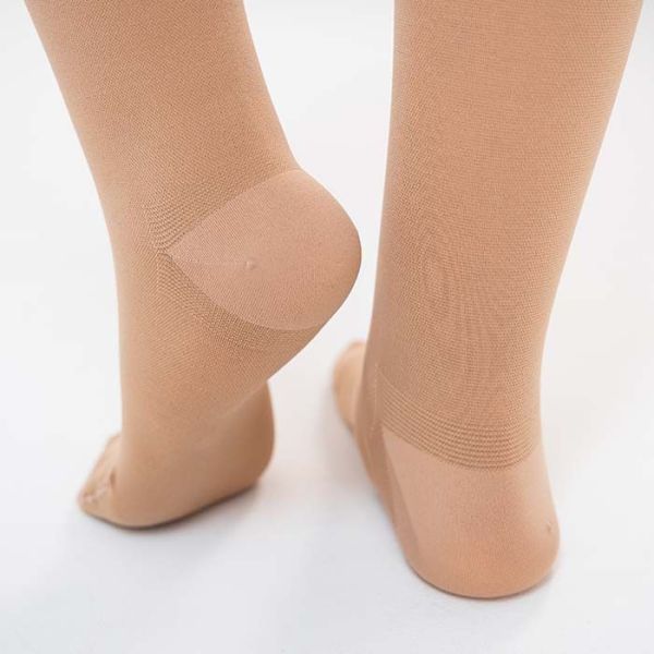 Чулки компрессионные Evolution ТК.931 унисекс 1 класс компрессии с закрытым носком и гладкой резинкой цвет бежевый